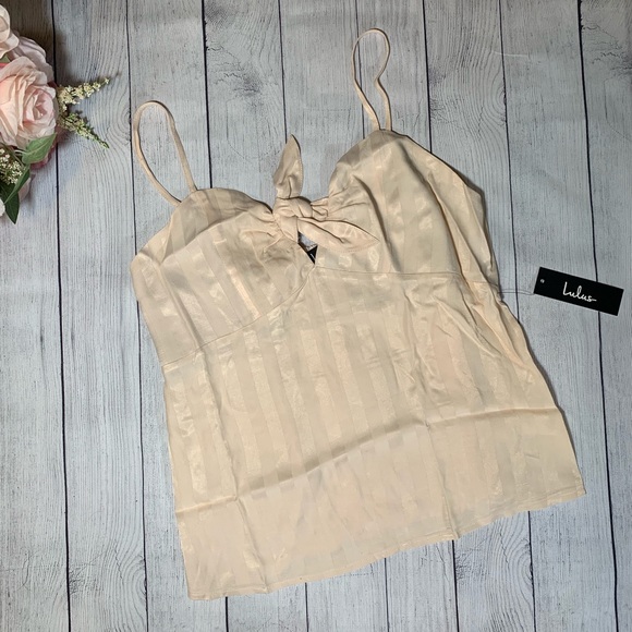 🔥SOLD🔥 Lulu’s Striped Satin Tie Front Tank Top Nude M, L - Picture 4 of 8